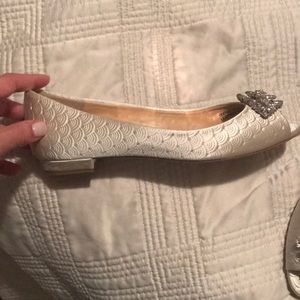 Badgley Mischka flats